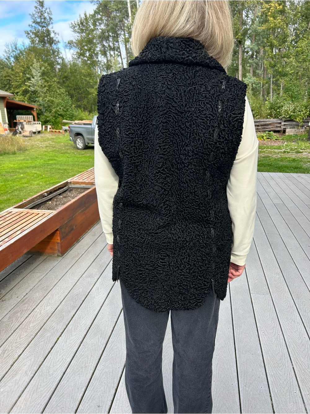 Black Persian Lamb Vest by Black’s Furs.  Textured Sleeveless Outerwear 10-12